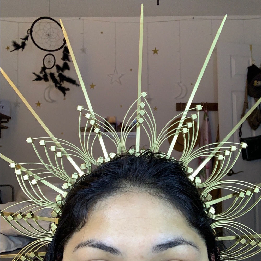 Golden crown halo